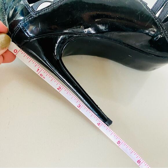 KENNETH COLE Black Two Tone Patent Leather Elastic Strappy Zipper Pumps Heels 8 - Picture 12 of 13